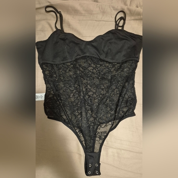 Dynamite Black Lace Bodysuit - Picture 7 of 7
